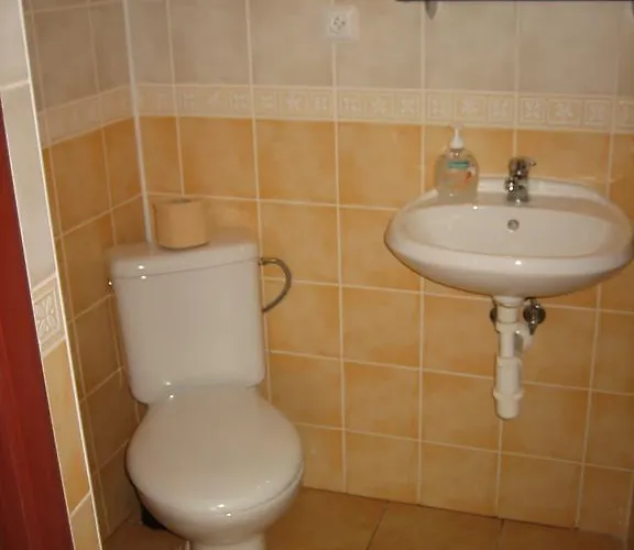 Astra Πανσιόν 3*